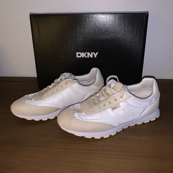 DKNY FORSYTHE SNEAKERS - Picture 1 of 7